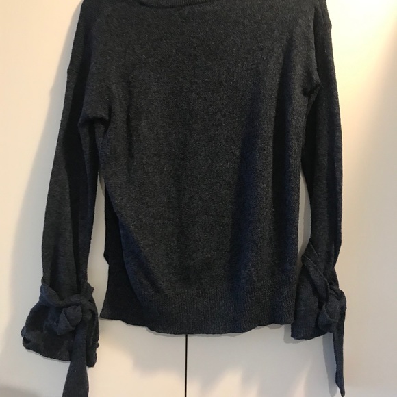 Sweater - Picture 4 of 5